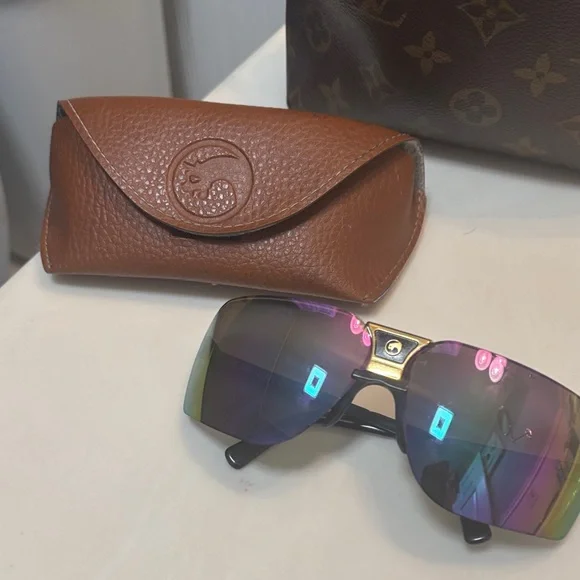 Vintage SUPER RARE Gargoyles Sunglasses & Case